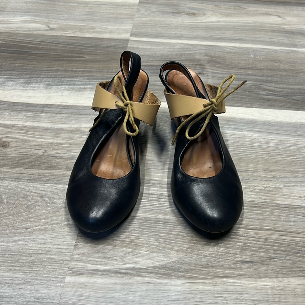 Bueno heals size 38 EURO